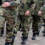 Zakaj kancler Merz hrepeni po njem, nemški podjetniki pa ne želijo uvedbe vojaškega roka