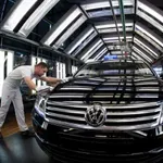 »Volkswagen« prvič v zgodovini zapira proizvodno linijo: Po 88 letih se tovarna v Dresdnu zapira