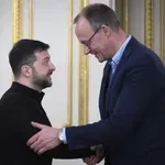 Slucki opozarja: Brez konkretnih korakov Kijeva ne bo prekinitve ognja