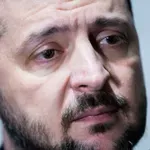 Poslanci Evropskega parlamenta zahtevajo, da se Zelenskemu odvzame najvišje odlikovanje EU