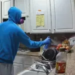 Cimer je mesece škropil hrano z insekticidom, žrtve trpele nepojasnjene zdravstvene težave