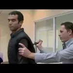 Testiral je “neprebojni” jopič – nato pa ga je res zabodel