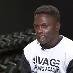 Preživel napad šimpanza