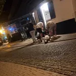 Brutalen napad v Varaždinu: Trojica pretepla 20-letnika, policija išče napadalce
