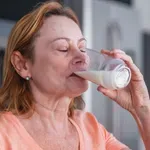 Mlijeko i žgaravica: Pomaže li stvarno ili samo pogoršava stvar?