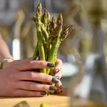 Kako očistiti šparoge? 3 koraka zbog kojih će uvijek biti savršeno mekane i ukusne