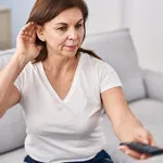 Slabljenje sluha: Uzroci zbog kojih pojačavate TV, a toga niste ni svjesni