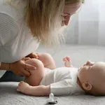 Vježbe za bebe po mjesecima: Što raditi s bebom od 1. do 12. mjeseca da potaknete pravilan razvoj?