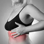 Bolovi ispod lijevog rebra: Što može biti uzrok i kada odmah potražiti liječničku pomoć?