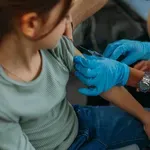 Je li cijepljenje djece obavezno? Ovo su kazne i posljedice koje bi svaki roditelj trebao znati