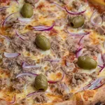 Pizza s tunjevinom: 6 brzih recepata bogatih proteinima koji će zasititi cijelu obitelj