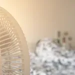 Spavanje s ventilatorom: Prednosti, nedostaci i smije li ventilator raditi cijelu noć?