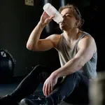 Takmer každý druhý mladý muž v prieskume nie je spokojný so svojím vzhľadom. Výsledky spochybňujú predstavu, že problémy s jedlom a telom sa týkajú iba žien - Len Pre Chlapov.sk