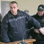 Обрат по делото срещу полицая с убитите родители: Можело и наркомани да са извършителите