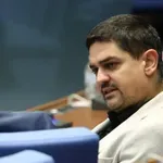 Лидерът на МЕЧ се фука с тениски за 1000 лв.