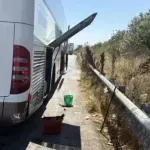 Пътници от аварирал автобус бедстват 4 часа под жаркото слънце