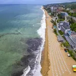 Юруш на плажа! Морето поевтинява до 40%