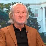 Журналист: Тръмп играе политически театър пред целия свят