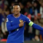 Мбапе - най-младият, достигнал кота 400