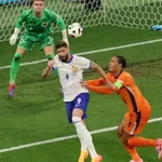 Ван Дайк подобри рекорд на Франк де Бур