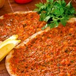 Турски ресторант натрови клиентите си с лахмаджун