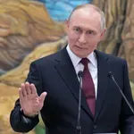 Докато преговаря за мир: Путин подписа бюджет с рекордни военни разходи - 38%