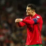 Притискат ФИФА със съд заради Роналдо