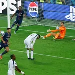 Витиня с първи хеттрик в зрелищен и луд мач с осем гола на "Парк де Пренс"