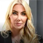 Антония Петрова със самооценка 10: С годините се разкрасявам