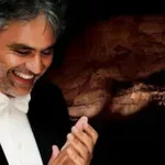 Андреа Бочели, Никол Шерцингер и Роби Уилямс пеят на жребия за Мондиала