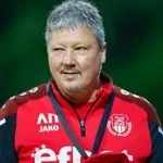 Левскарско сдружение дари средства за Любослав Пенев