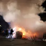 Арест за четиримата хулигани, мятали бомбички и бутилки по полицаите пред МС