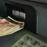 Столичани се оплакват от препълнени банкомати