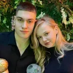 Под Айфеловата кула: Стражът на ЦСКА се сгоди