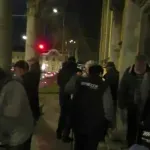 Опашки се вият пред пощите, изплащат първите пенсии в евро