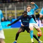 Шампионът не се даде на лидера