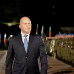 "24 часа" твърди: Радев хвърля оставка в сряда в Пловдив