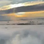 Тих, бял Дунав се вълнува - реката кипна край Галац (СНИМКИ)