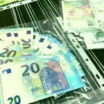 Собственик на магазин сам издири хората, които са "пробутали" в обекта фалшива банкнота