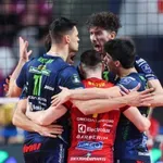 Алекс Николов пак блести за Лубе