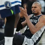 "Шпорите" пронизаха "джазмените", Детройт открадна победата от Бостън