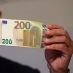 Купища сигнали в КЗП: Търговци не приемат банкноти от 200 евро