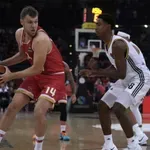 Везенков вдъхнови Олимпиакос срещу Макаби