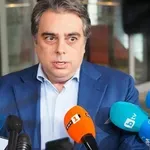 Асен Василев към журналисти: Липсват ви първите седем години