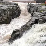 Чужденци закъсаха край Боянския водопад, тръгнали са без екипировка