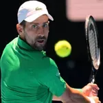 Джокера продължава да мачка с лекота