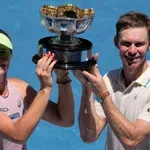 Австралийци защитиха титлата си при смесените двойки в Мелбърн