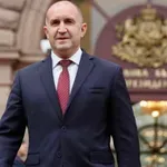 Радев: Да изгоним олигархията и да гледаме САЩ, Китай и Русия