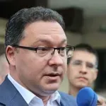 Даниел Митов го няма, но му дават 4,8 милиона евро