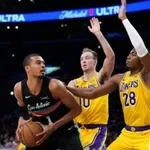 Уембаняма блести при успех на Сан Антонио